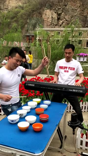 打碗哥演奏《粉红色的回忆》,太精彩了