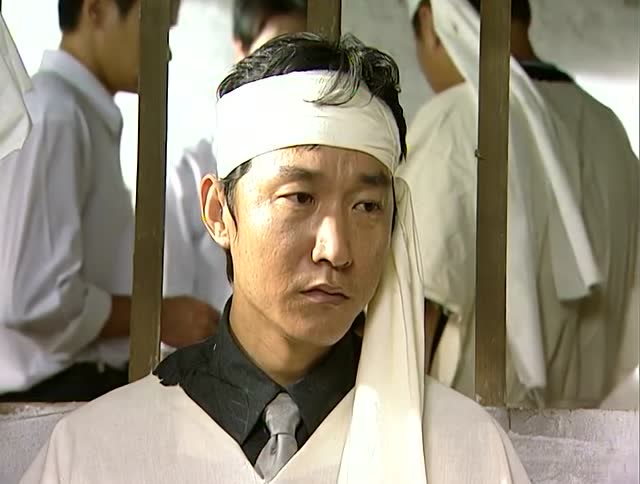 插翅难逃:张世豪为父亲举办葬礼,欲干掉胖荣为父陪葬