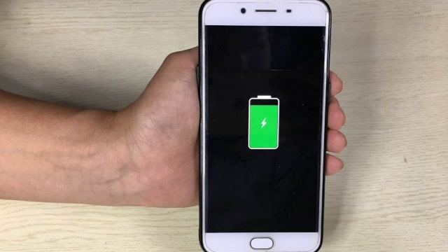 魔术揭秘:教你如何2秒钟给手机充满电?原来方法这么简单