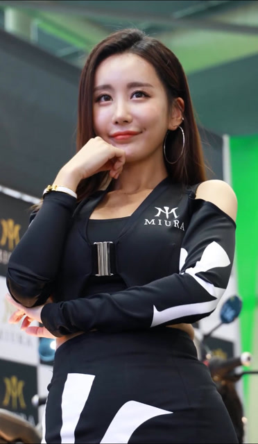 韩国顶级车模金美珍,还真是超级漂亮啊