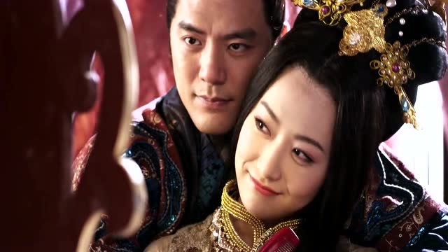 隋唐演义:李密起床发现萧美娘在梳妆打扮,上去就是一个拥抱!