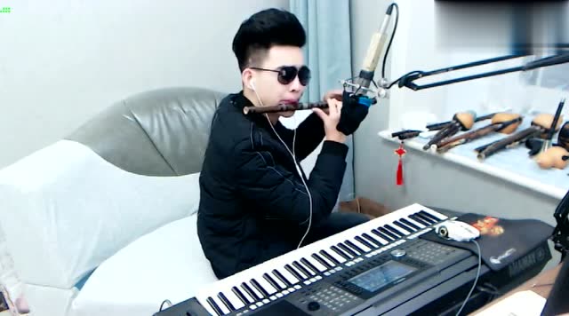 音乐奇才纪伟笛子独奏歌曲《走西口》