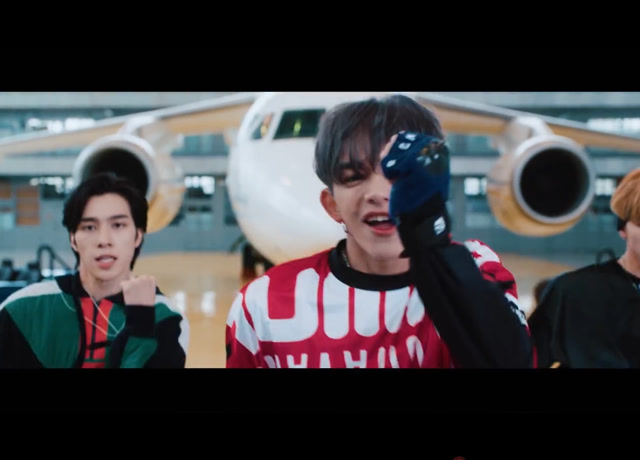 威神v《威神vway《无翼而飞 take off》music video》