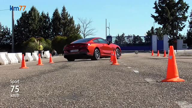 宝马8系麋鹿测试