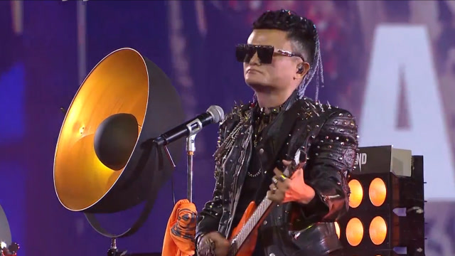 马云演唱会《怒放的生命》厉害了