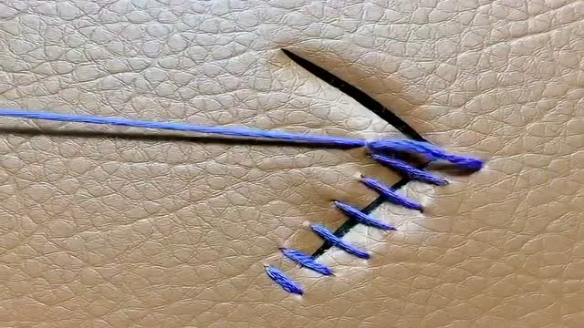 家里的皮沙发破洞了,用这招租传的针法,很简单就搞定了!