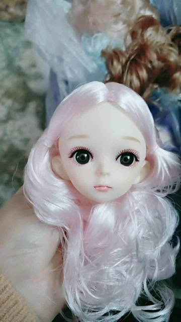 粉粉嫩嫩的芭比娃娃,头发颜色简直太好看了