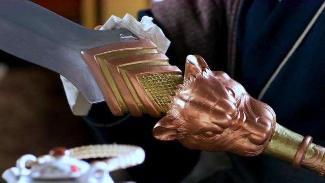 瓦岗大军要夺下五关虎头錾金枪早已安耐不住不料关键时刻掉链子