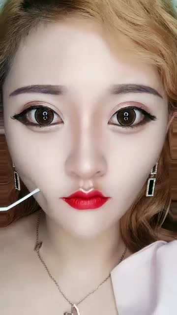 这才是化妆的最高境界,看完小姐姐化酒窝,我再也不相信女人了