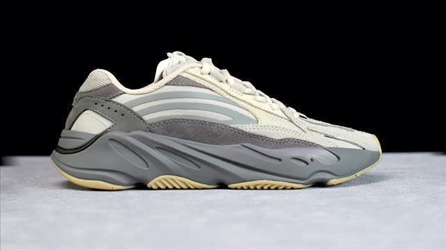yeezy 700 v2"tephra" 火山灰 实拍鉴赏