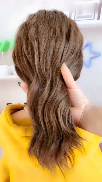 穿带帽卫衣,就这样扎头发,显得青春又活泼!