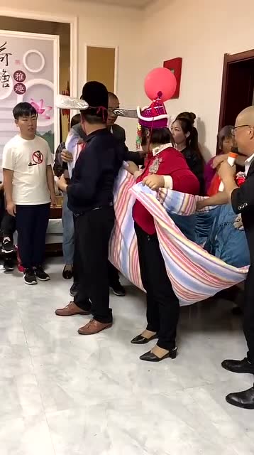 儿子结婚闹公婆