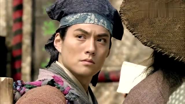 水浒传:擎天柱任原打完擂后,口出狂言,李逵按耐不住了!