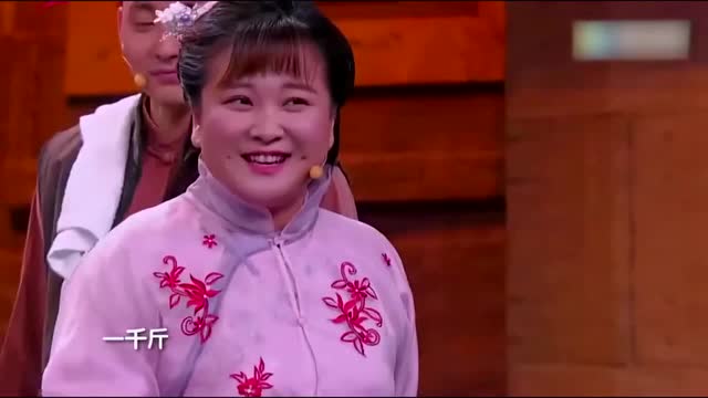 爆笑小品:贾玲化身老板娘,太美了,刚出来就带着笑声跑了