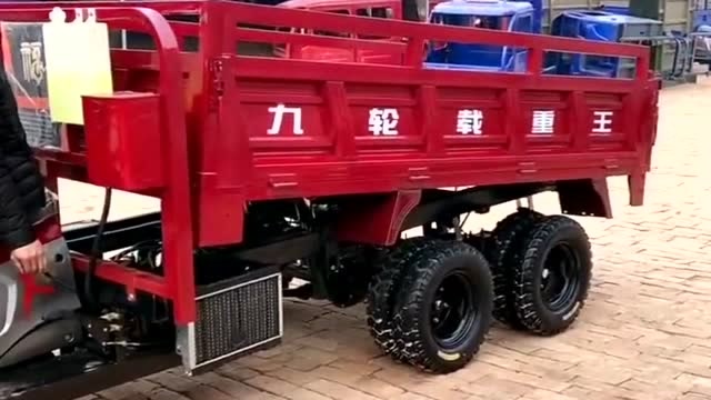双桥双驱三挡三轮车,不知道你见过吗,农村大叔改装的真有才!