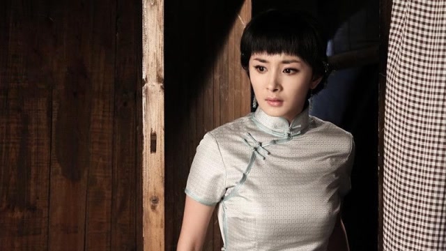 解放终局营救:杨幂穿旗袍这段,完美身材一览无余,观众都惊呆了