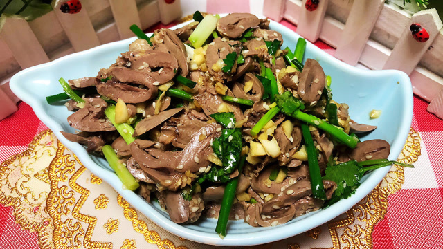 凉拌鸡心家常做法,口感嫩滑有嚼头,是一道不错的下酒菜