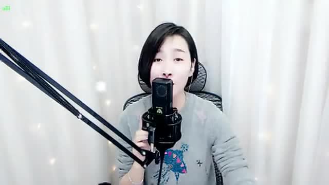 乡村爱情演员梁红!演唱歌曲《一晃就老了》!唱的很有味道!