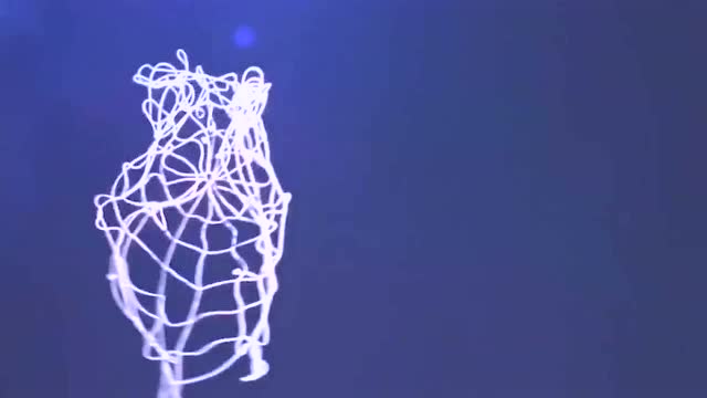 白晶晶的白骨鞭在牛魔王面前就是菜鸡,蜘蛛网直接吃进嘴里!