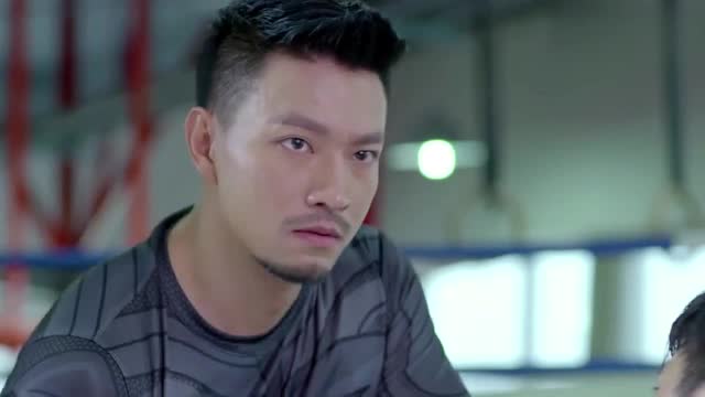 麻辣变形计:吴飞给剧亮训练,实力果然厉害,一招打倒剧亮!