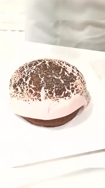 谁都无法拒绝的网红爆浆蛋糕,美的像个艺术品,你们觉得呢