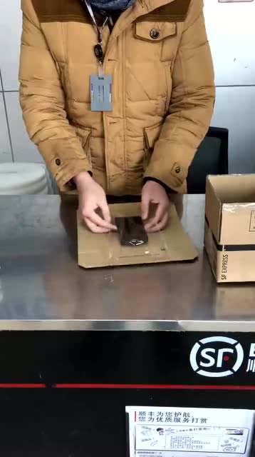 怪不得贵重物件要寄顺丰快递是这样打包手机的安全放心