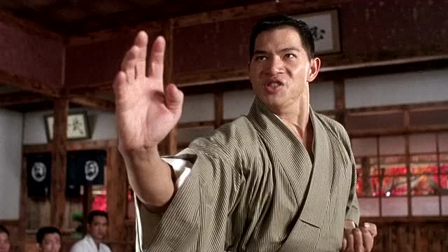 《精武英雄》:陈真踢馆虹口道场,芥川龙一师徒不堪一击