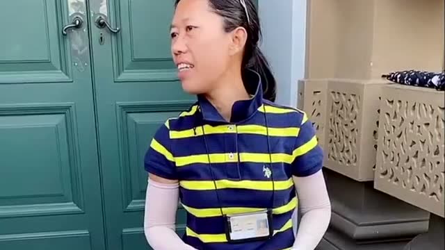 泰国网红导游水晶晶,偷拍被发现,梅姐东北话回怼:滚犊子!