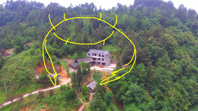 螃蟹风水宝地这户人家选地基真的很有眼光