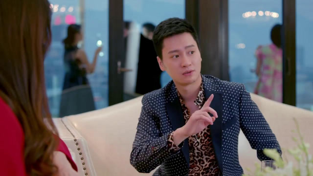 欢乐颂:曲连杰套路要到樊胜美电话,两人相谈甚欢