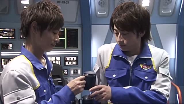 奥特曼银河:人间体打完怪兽喝咖啡,这种生活真是太美好了