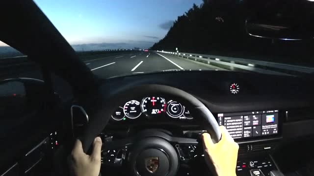 夜晚试驾2020款保时捷卡宴coupe turbo,坐进车内后我心动了