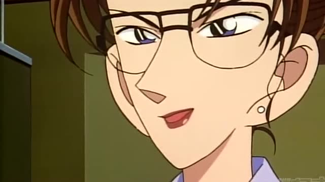 名侦探柯南:小兰的妈妈看似柔弱女子,却能把一个成人大汉摔倒 (2)