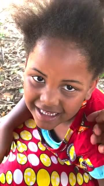 大眼睛非洲小美女她微笑的表情网友真是太暖心了