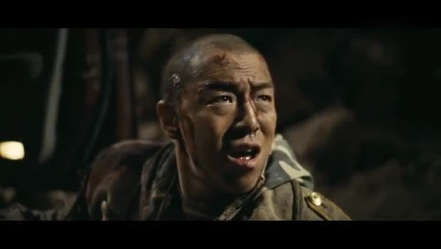 无人区:黄渤让傻子拿锤子砸他,傻子真砸了