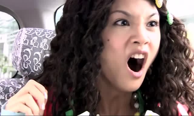 不良笑花:蒋小花吐槽唐门做的造型太素,结果反被唐门说是"圣诞树"