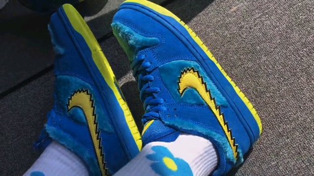 dunk蓝色小熊开箱,出门炸街必备