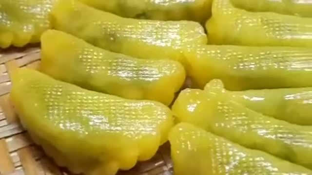 南方民间最美味的食物菜包糍,口感筋道特别好吃,食物的味道特别赞!