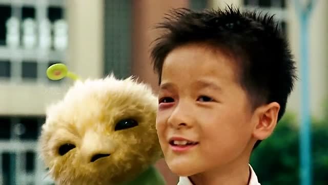 长江七号:小狄带长江七号上学,哪料却被同学抢来抢去!