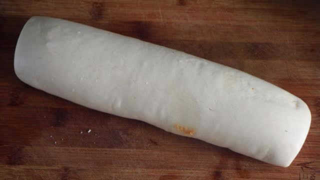 1.5元1个的巨型长馒头,连划25刀配4个鸡蛋简单一做,好吃又营养