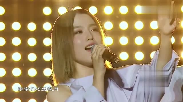 飞儿乐团新主唱韩睿你的微笑唱功很强和詹雯婷不同风格