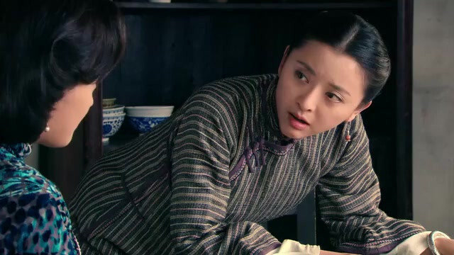 青岛往事:两姐妹结婚后再见,大嫚都穿起旗袍要盖洋楼了,小嫚还是粗布