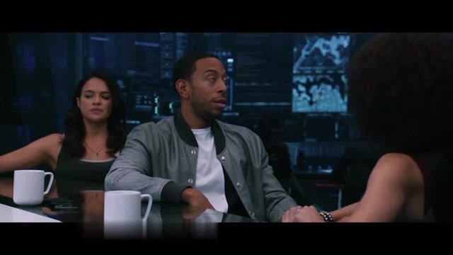 速度与激情:塞弗出场,这是一个最大的黑客组织,最性感的女人!