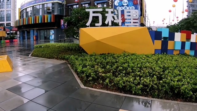 福建厦门集美区,探访开业前的万科物业街,场面令人太意外了