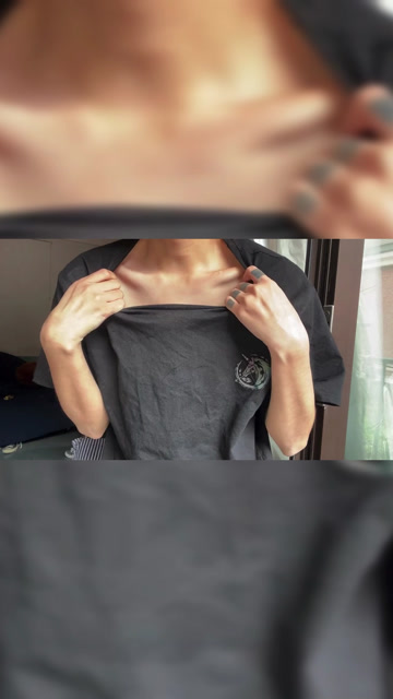 腹肌小哥哥看的多了就来看看弟弟的锁骨吧手指也极为修长