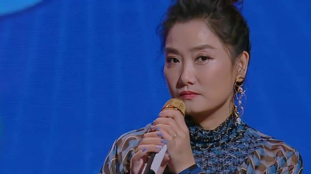 凤凰传奇组合散了?出场只有曾毅一人,看完玲花脸色都变了!