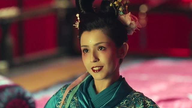 哈妮克孜饰演绝美莲花精,还能不为所动?这令人窒息的操作真的是醉了