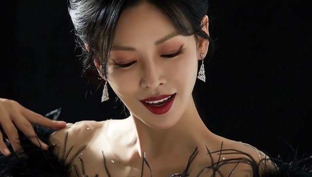 《顶楼》赫拉宫殿又开party 了,不知道又会发生什么事情呢?