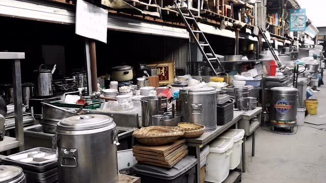 疫情下的沈阳二手厨具市场,堆积如山,到底黄了多少饭店?