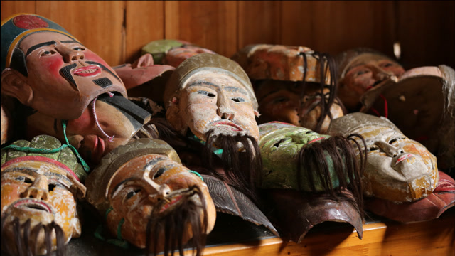 侗族傩戏"咚咚推"